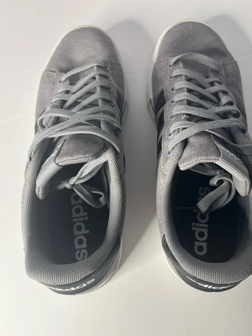 Adidas Mens Daily 4.0 Gray Fashion Sneaker Size 8.5 white Black